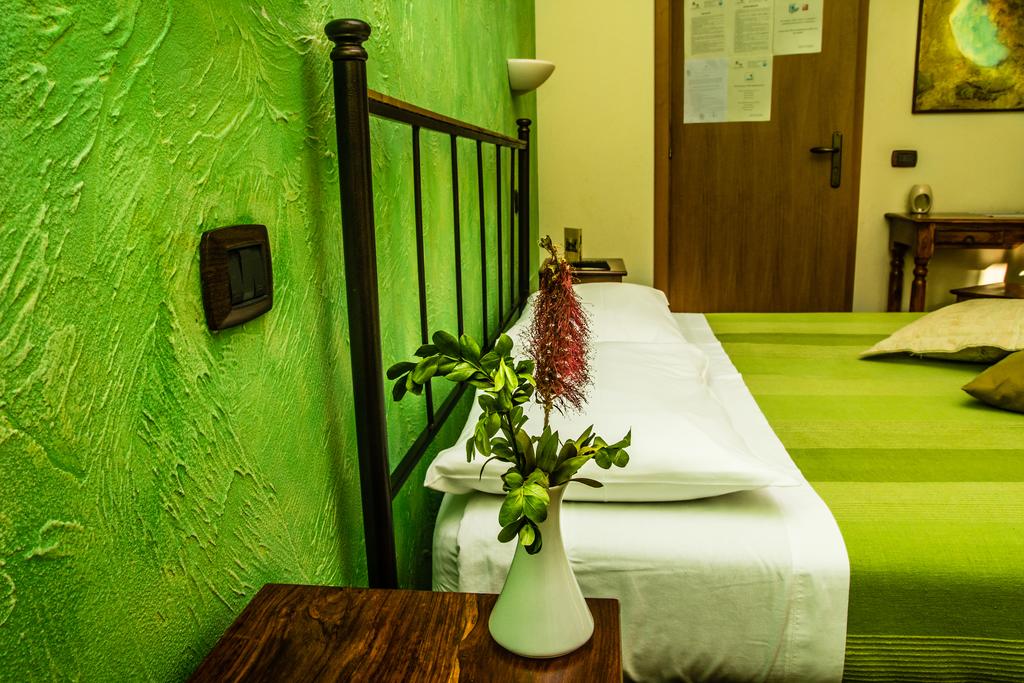 hotel-img